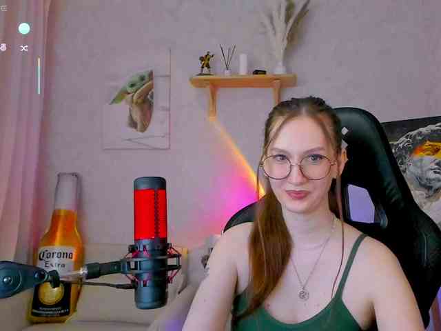 KiraRumGirl webcam