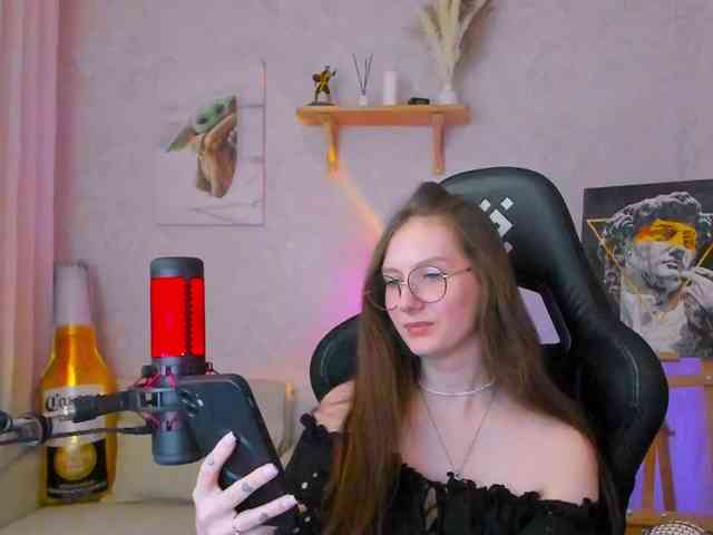 KiraRumGirl webcam