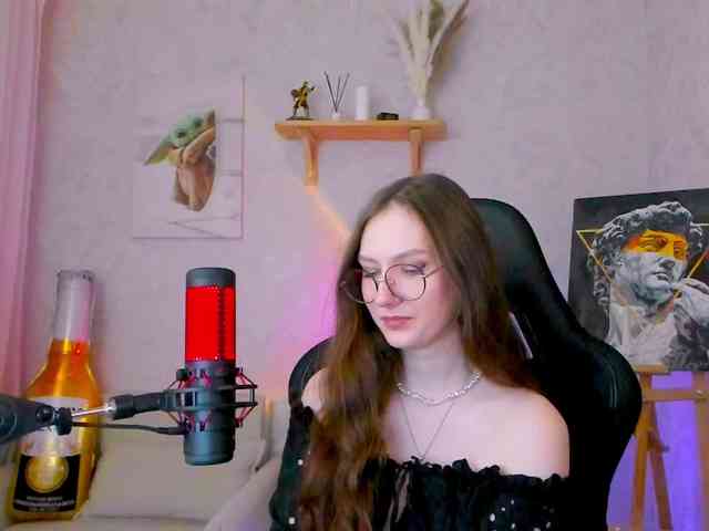 KiraRumGirl webcam