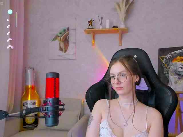KiraRumGirl webcam
