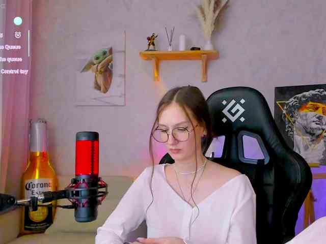 KiraRumGirl webcam