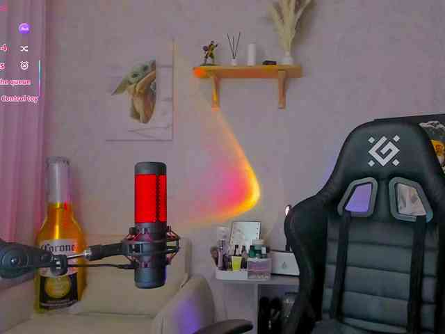 KiraRumGirl webcam