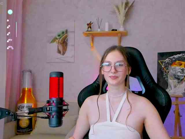 KiraRumGirl webcam