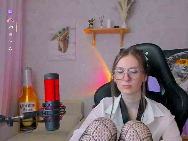 KiraRumGirl webcam