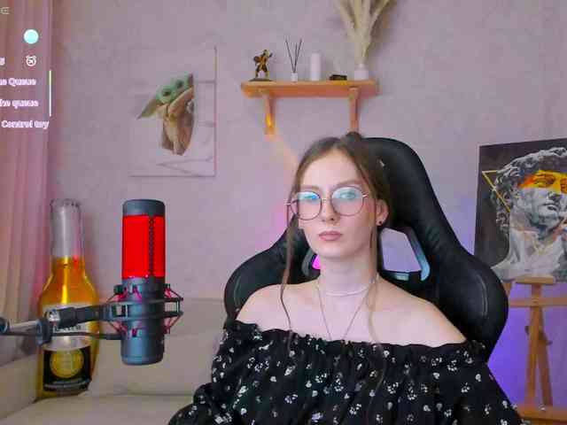 KiraRumGirl webcam