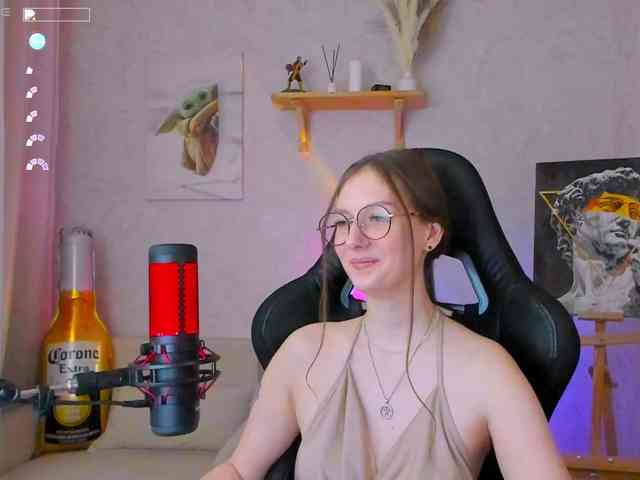 KiraRumGirl webcam