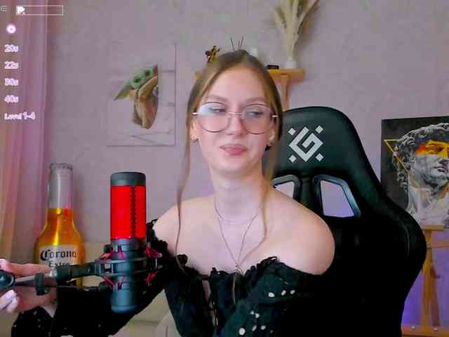 KiraRumGirl webcam