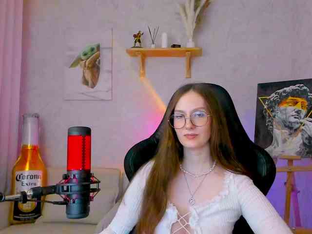 KiraRumGirl webcam