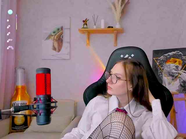 KiraRumGirl webcam