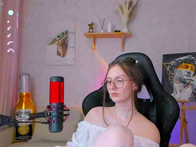 KiraRumGirl webcam