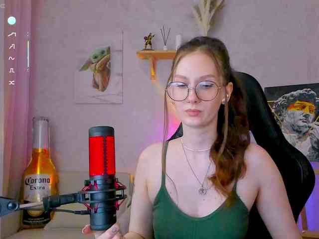 KiraRumGirl webcam