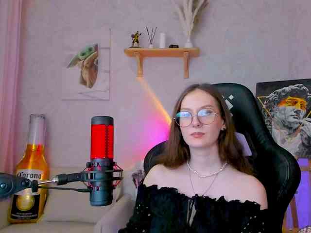 KiraRumGirl webcam
