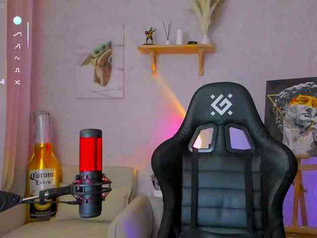 KiraRumGirl webcam