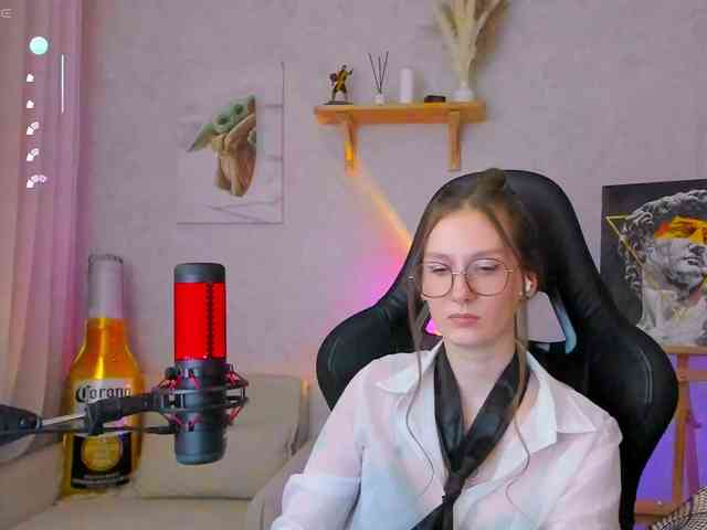 KiraRumGirl webcam