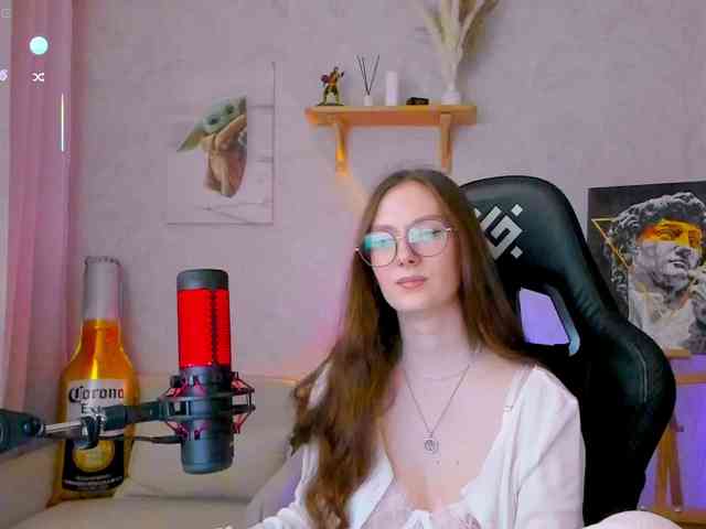KiraRumGirl webcam