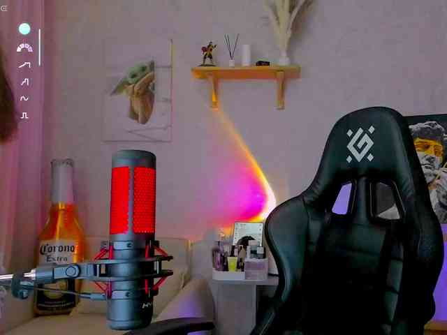 KiraRumGirl webcam