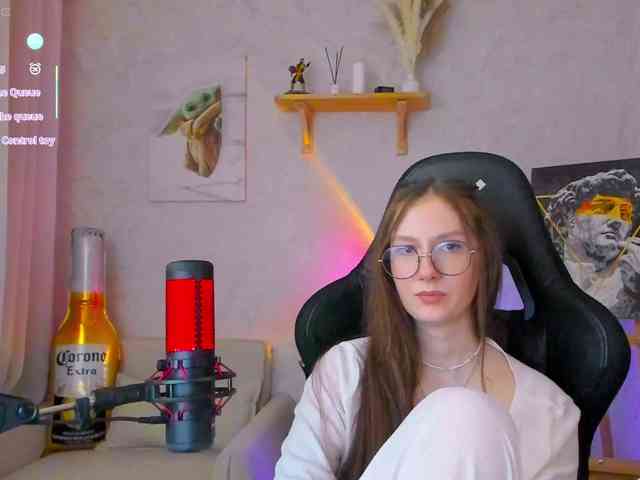 KiraRumGirl webcam