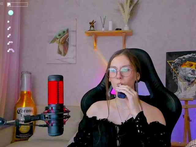 KiraRumGirl webcam