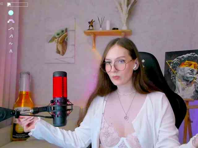 KiraRumGirl webcam