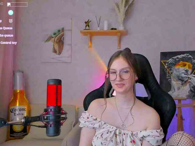 KiraRumGirl webcam