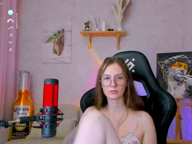 KiraRumGirl webcam
