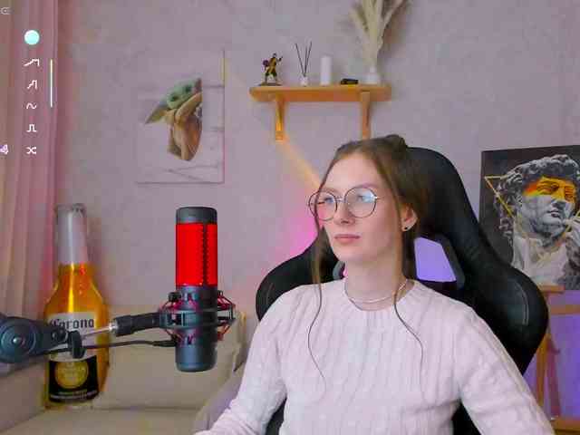 KiraRumGirl webcam