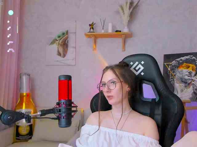 KiraRumGirl webcam