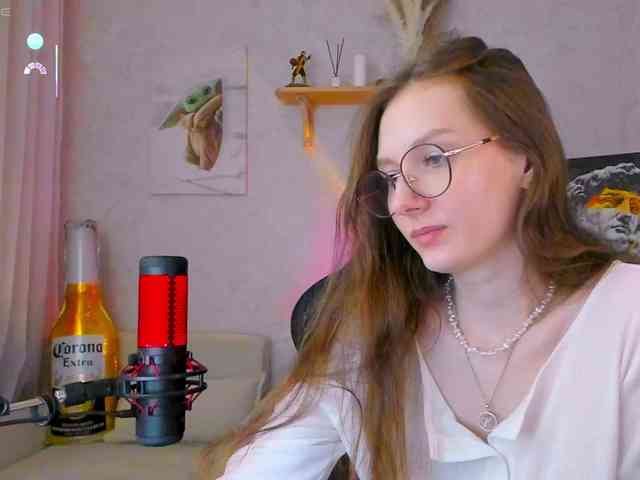 KiraRumGirl webcam