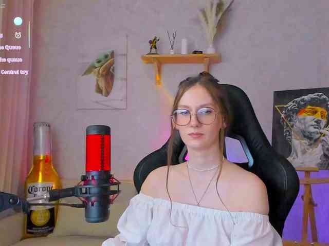 KiraRumGirl webcam
