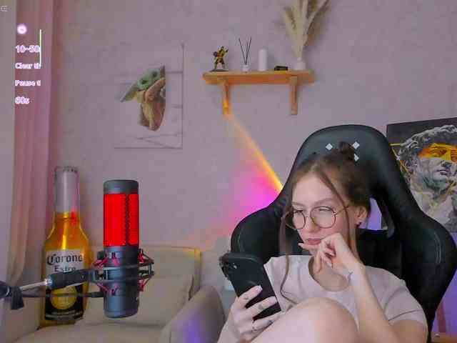 KiraRumGirl webcam
