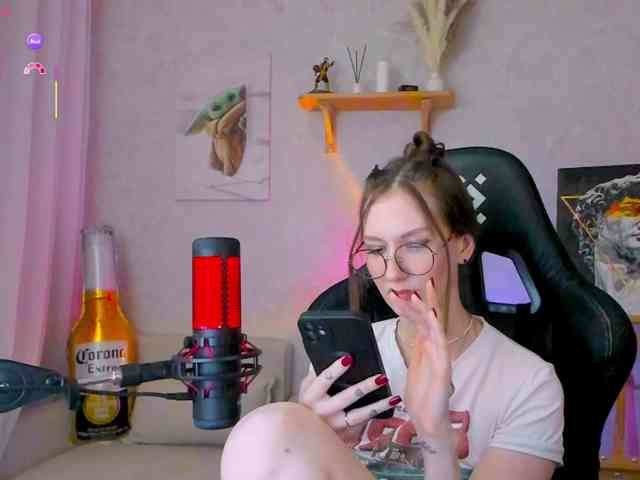 KiraRumGirl webcam