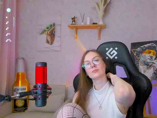 KiraRumGirl webcam