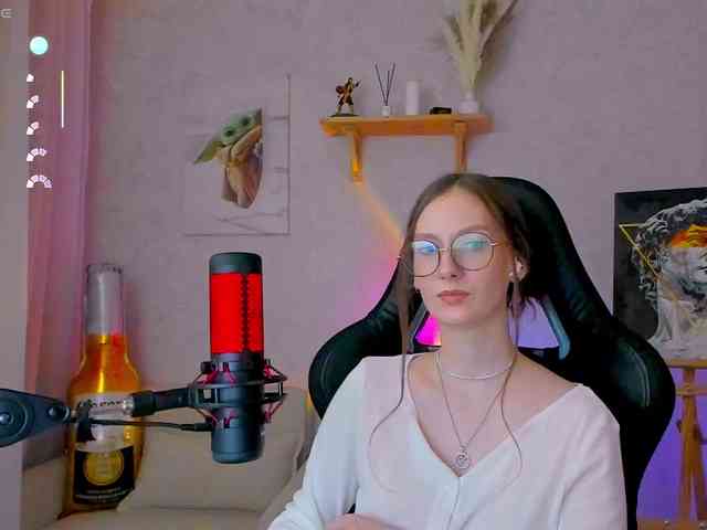 KiraRumGirl webcam