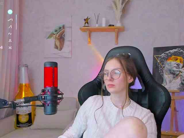 KiraRumGirl webcam