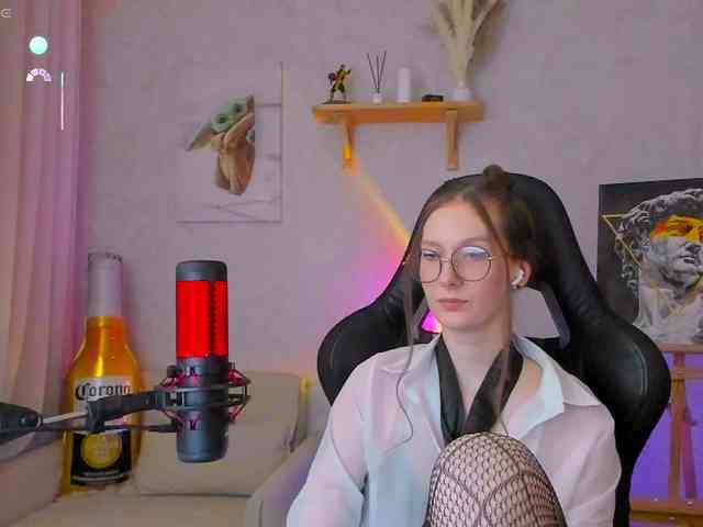 KiraRumGirl webcam
