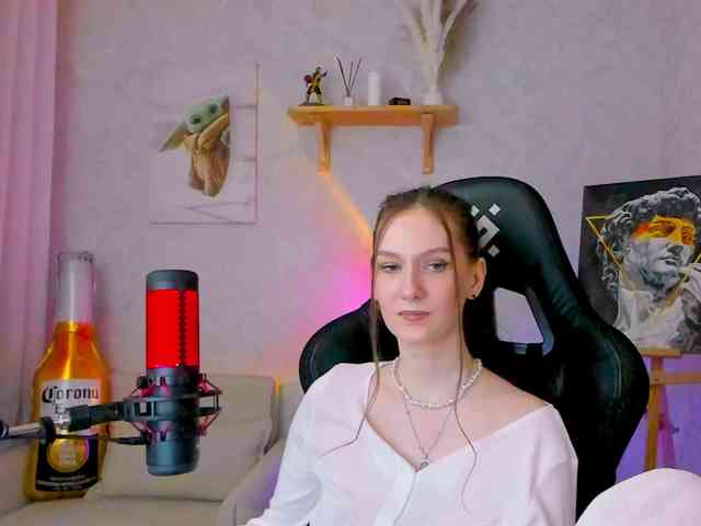 KiraRumGirl webcam