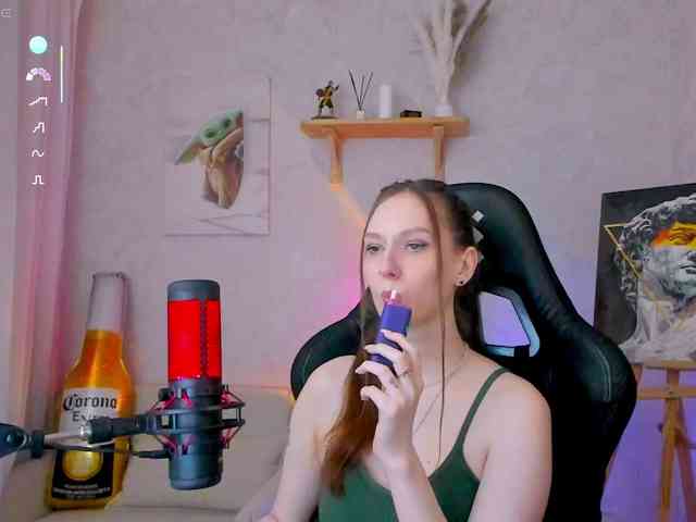 KiraRumGirl webcam