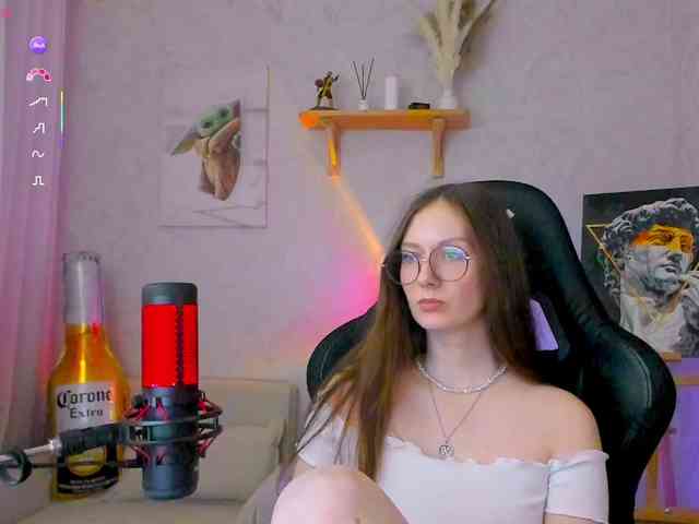 KiraRumGirl webcam