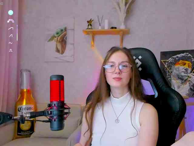 KiraRumGirl webcam
