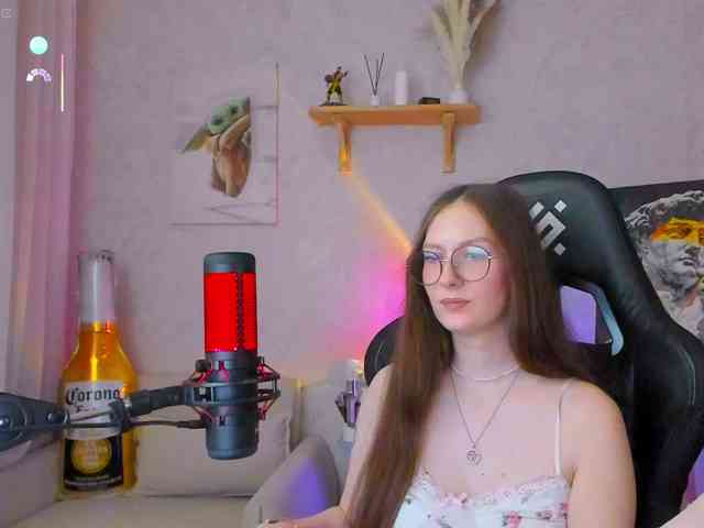 KiraRumGirl webcam