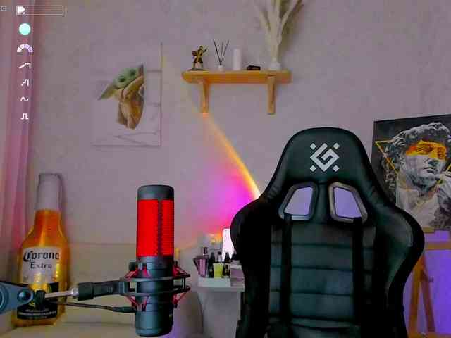 KiraRumGirl webcam