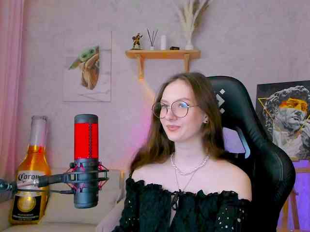 KiraRumGirl webcam