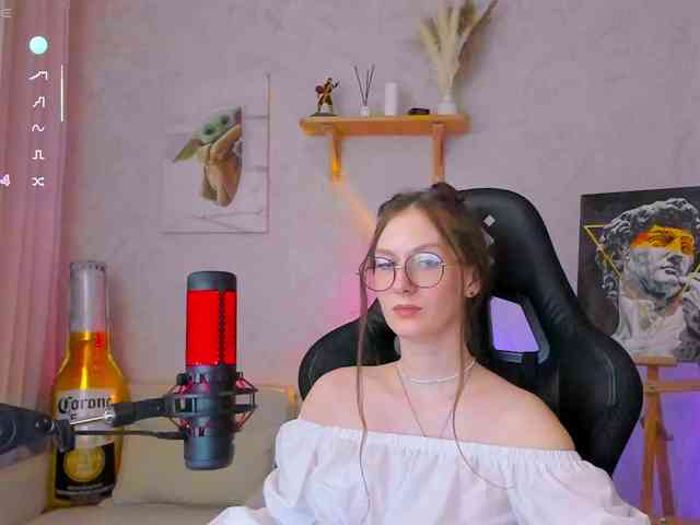 KiraRumGirl webcam