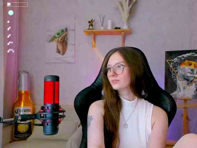 KiraRumGirl webcam