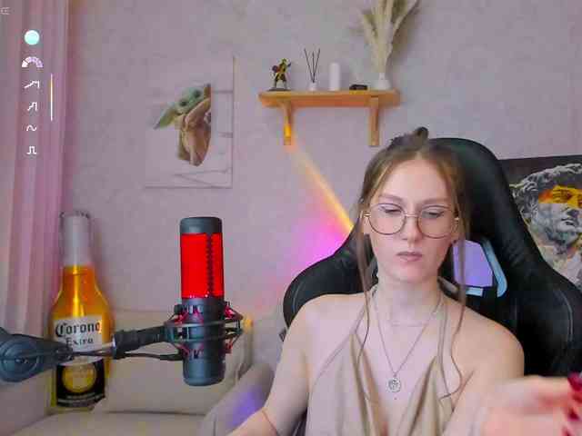 KiraRumGirl webcam