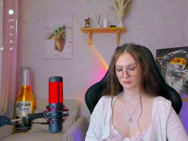 KiraRumGirl webcam
