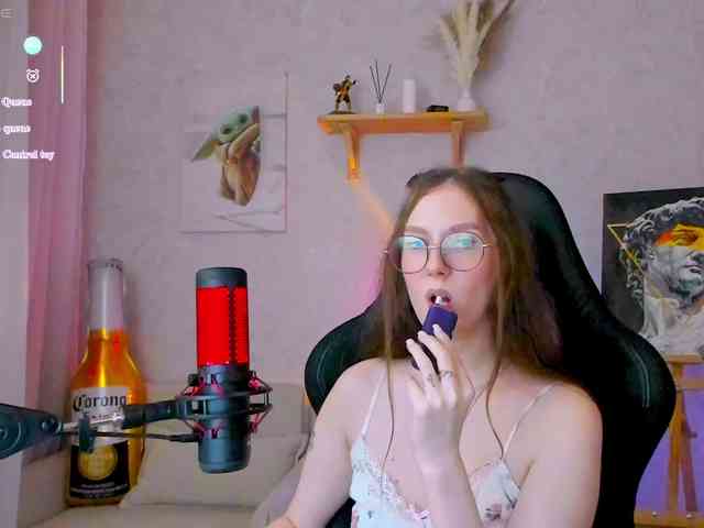 KiraRumGirl webcam