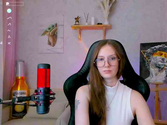 KiraRumGirl webcam