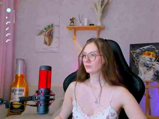 KiraRumGirl webcam