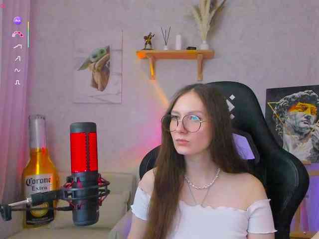 KiraRumGirl webcam